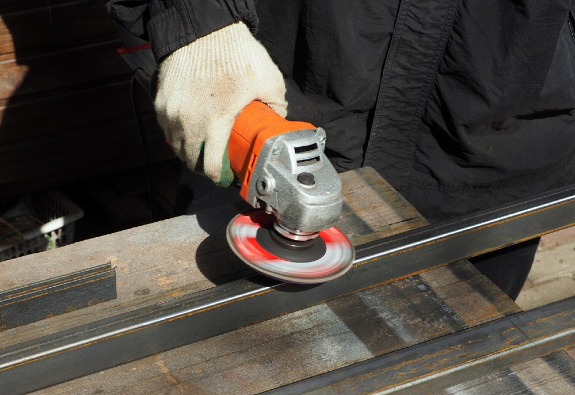 Zártszelvény Budapest rendelés, kiszállítás, rakodás | Építőanyag Expressz